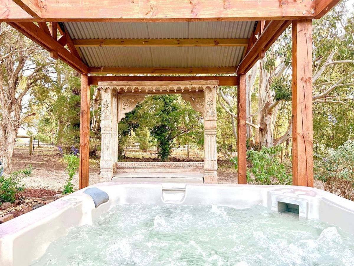 The Temple - Country Farm Retreat Villa Launching Place Екстериор снимка